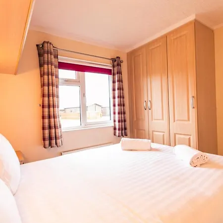 Saffron Lodge With Hot Tub Malton Exterior foto